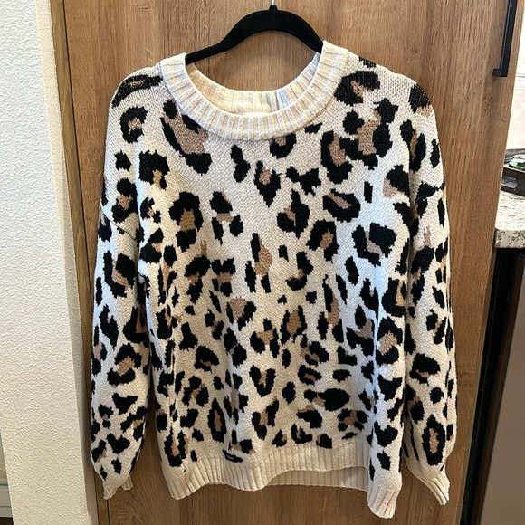 Pink Lily Sweaters - Pink Lily leopard sweater